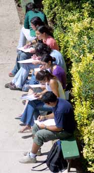 Postulantes rindiendo la Prueba Especial